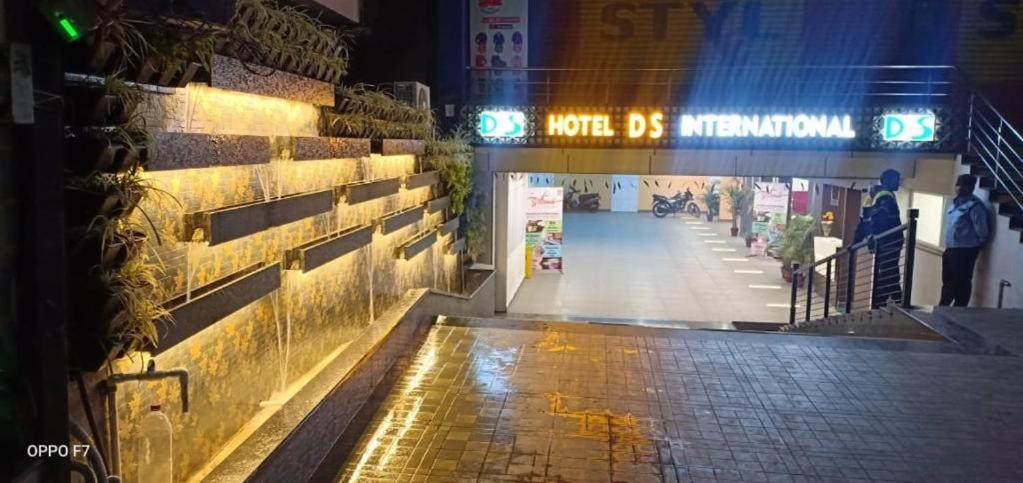 Hotel Ds International Jamshedpur Exteriör bild